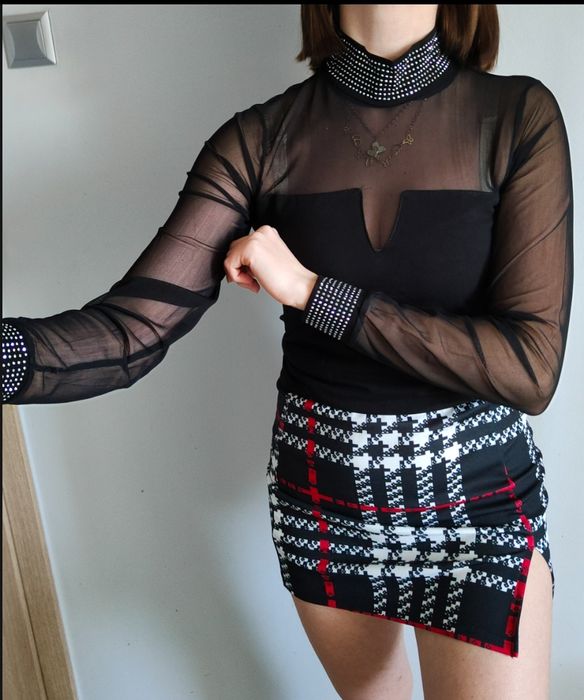 Bluzka Xs czarna z siateczką cyrkonie nowa dekolt