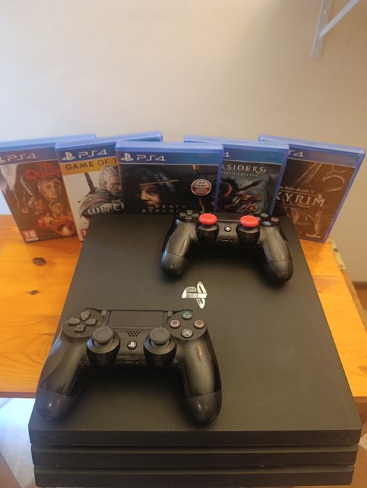 Konsola  PS4 PRO  1TB
