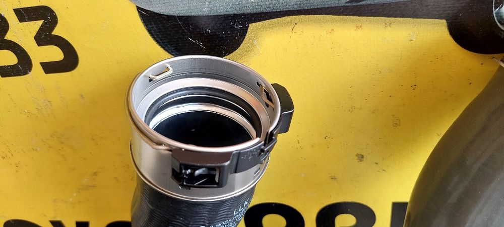 Патрубок інтеркулера лівий правий 319-519 Sprinter W906 w907 om642