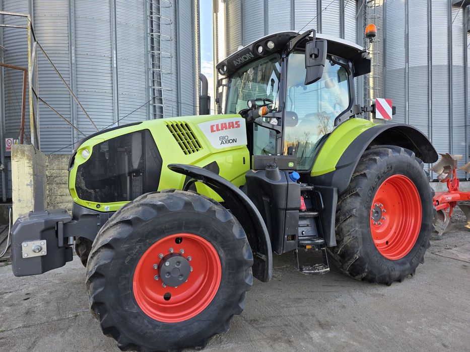 Трактор Claas Axion 810