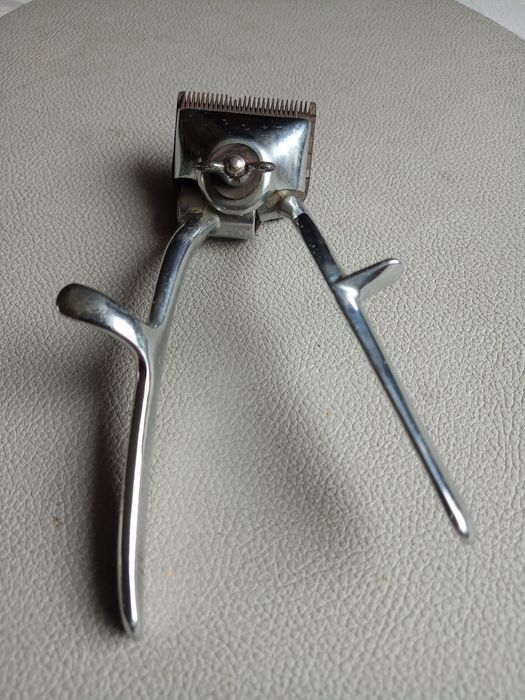 Sprzedam ręczną maszynkę do strzyżenia włosów LO