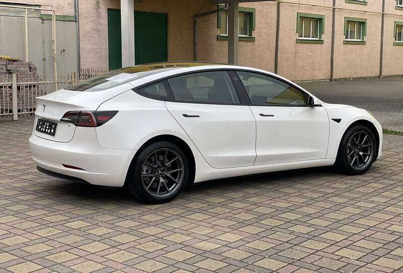 Tesla model 3 Long Range dual motor 2021