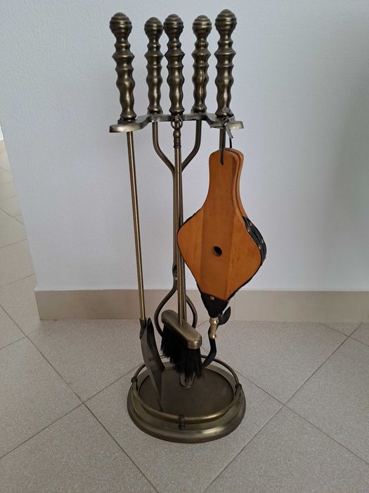 base com suporte com acessorios de lareira