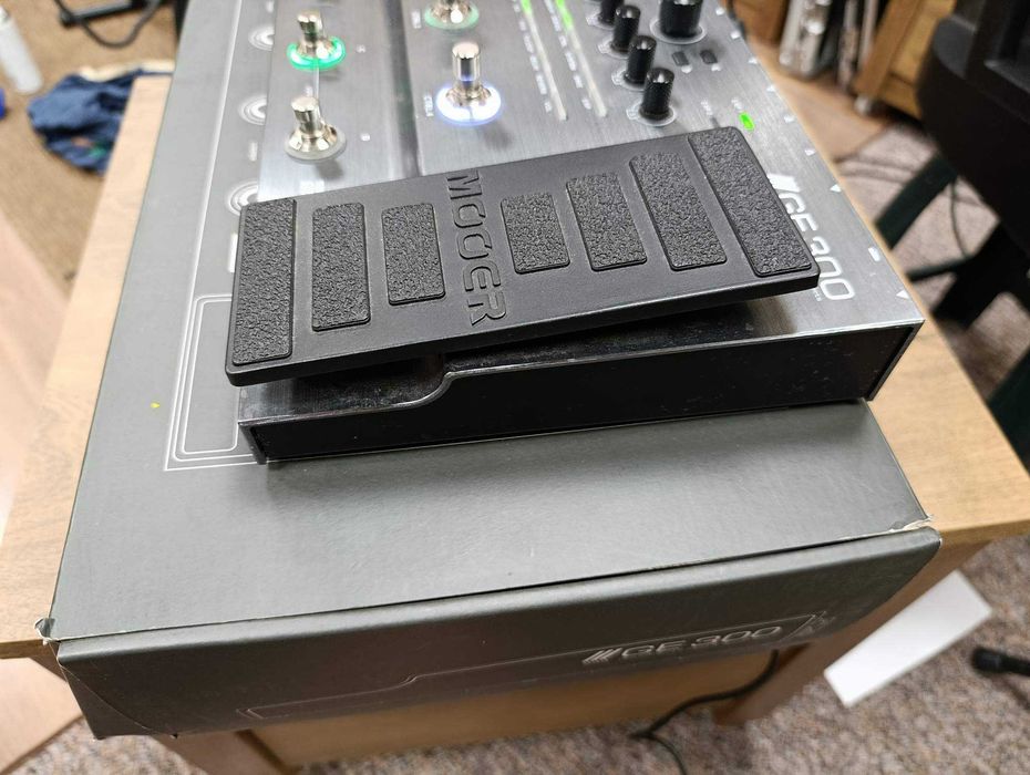 Mooer GE 300 - Amp Modelling, Synth & Multi efekt gitarowy