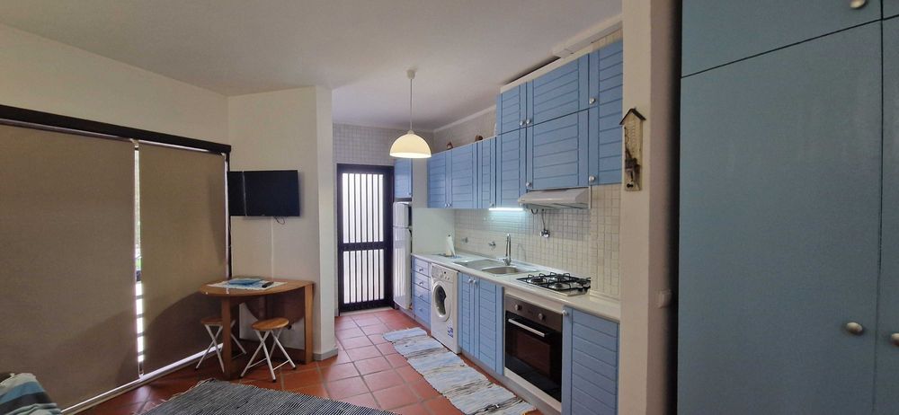 Apartamento T0+1 para férias com piscina na marginal de São Martinho