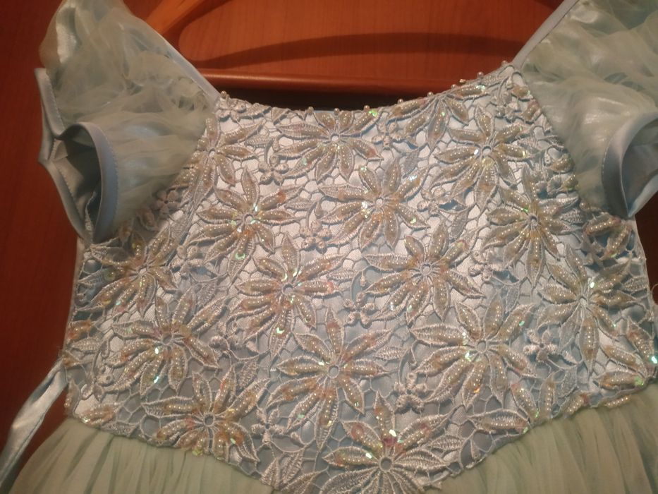 Нежное платье на девочку