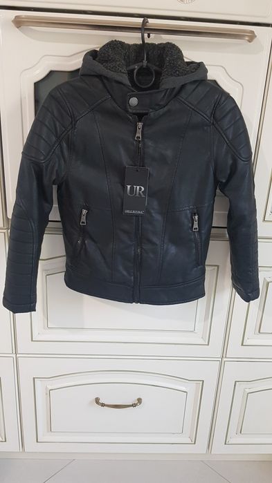 Куртка косуха . Размер 8 лет