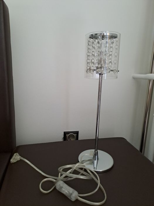 Ozdobna lampa nocna stojąca