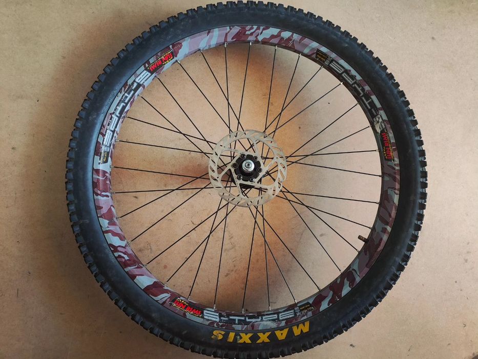 Sun Ringle MTX/S-Type/ Novatec / Maxxis Minion 2,40