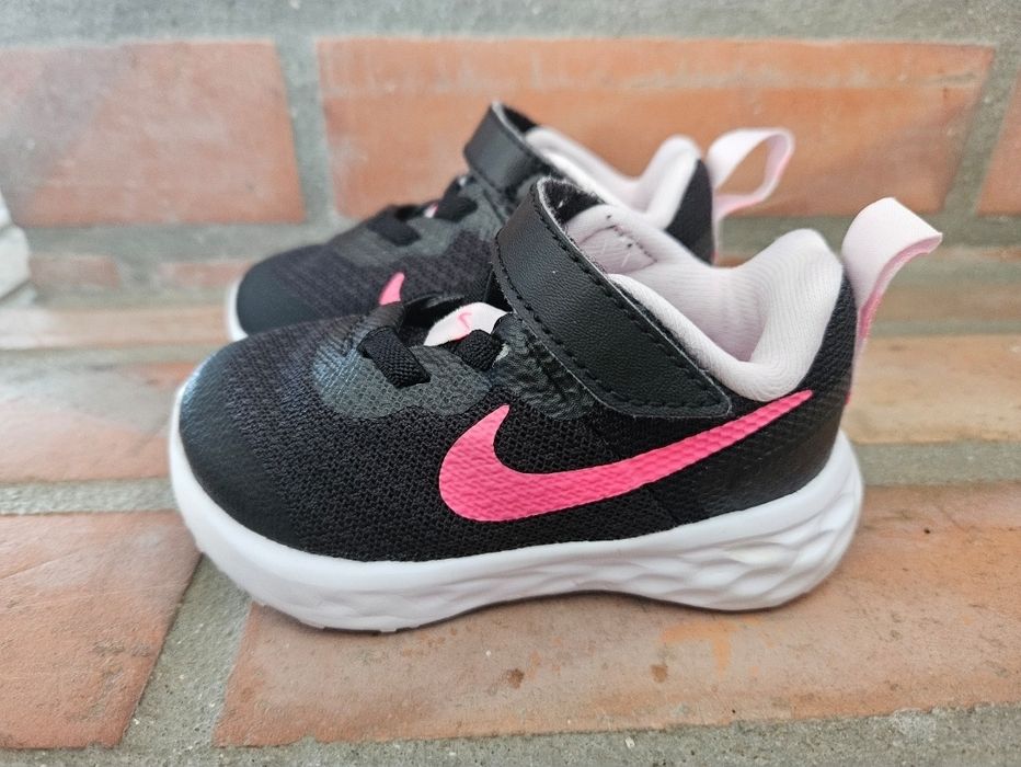 Ténis pretos Nike (19) como novos

Ténis usados 1vez, em excelente est