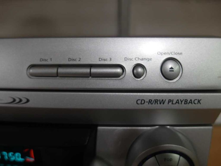 Aparelhagem CD + Cassetes Samsung MAX-B420 para 3 Discos
