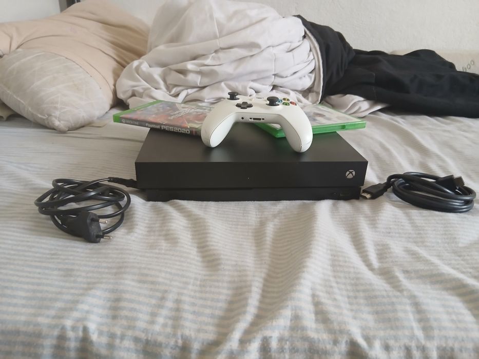 Xbox one x com 1TB