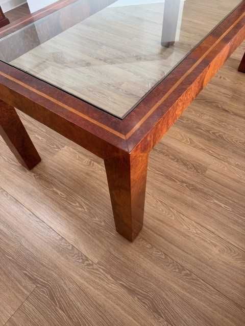 Mesa de jantar com vidro