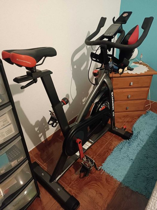 Bicicleta estática como nova