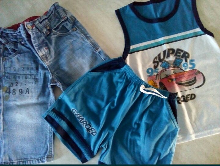 Джинсовые шорты ,костюм на мальчика 110-116р