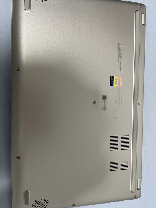 Asus VivoBook 15 F512