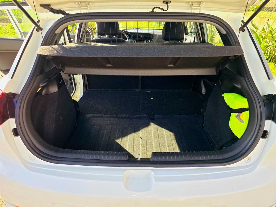 Hyundai i20 1.1 CRDI – 2017 - 2 Lugares