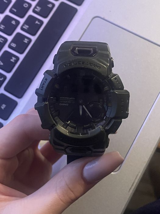 годинник casio в ідеальному стані!! з кейсом