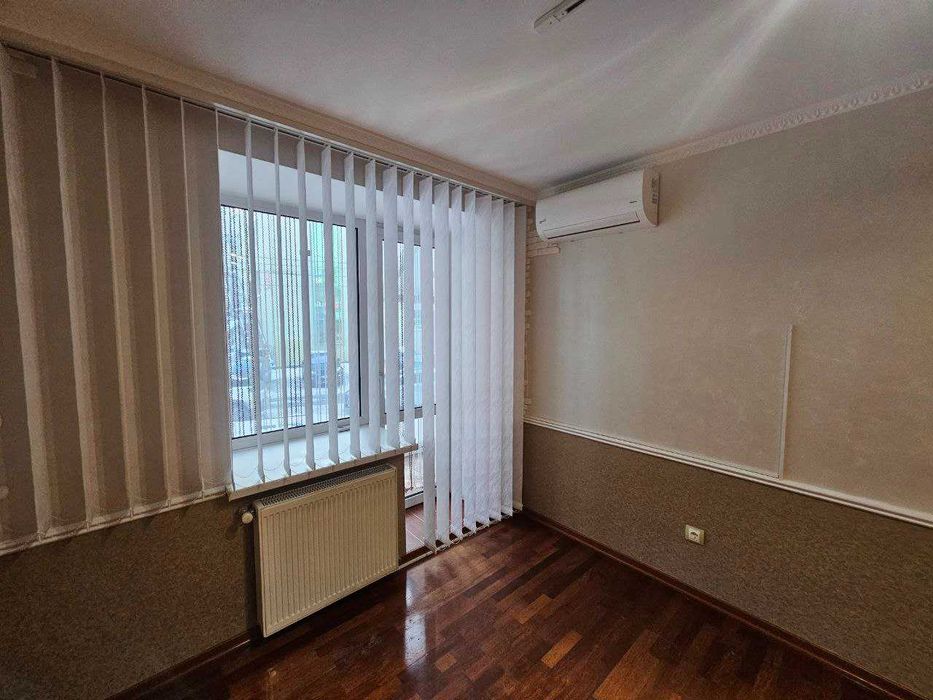 Оренда комерційного приміщення, центр, вул. Шептицького