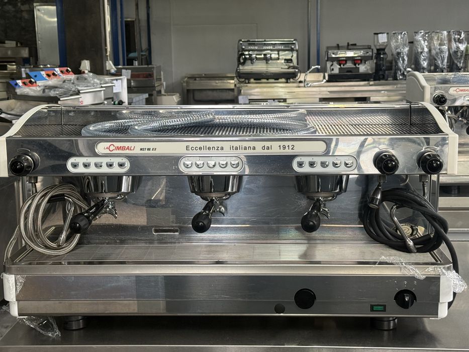 Maquina café industrial La cimbaly M27 três grupos