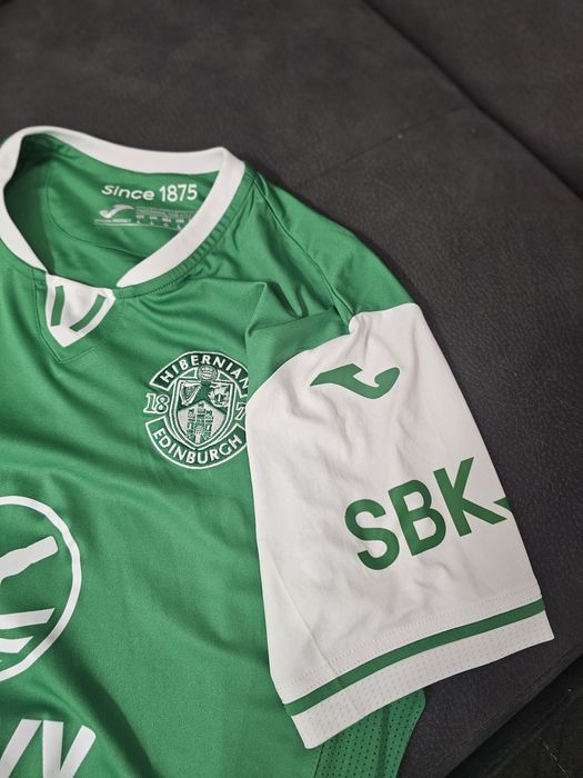 Camisola de jogo oficial assinada L Miller(internacional Australiano)