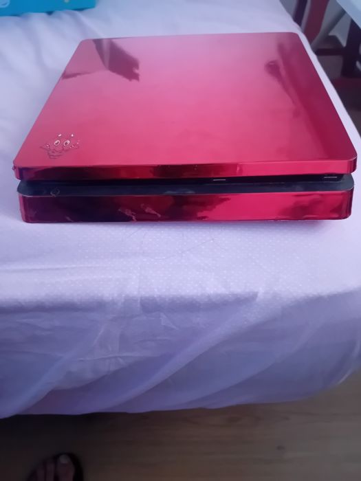 PS4 Slim sem comando