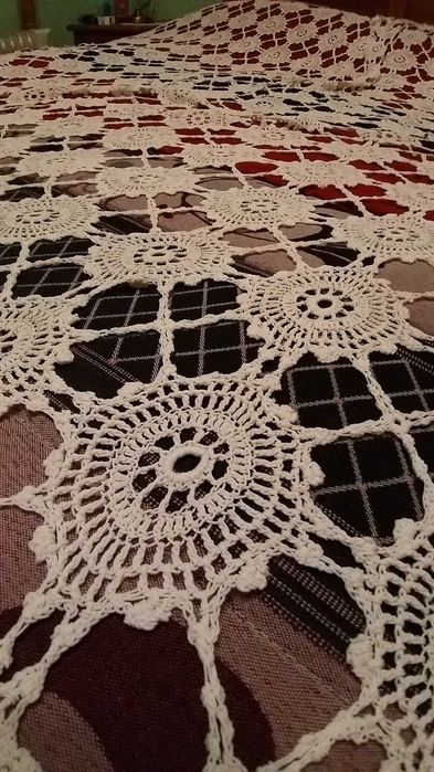 colcha em renda feita á mão com franjas 1