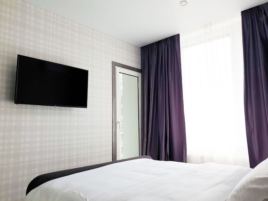 ДОМ НА ГЕНЕРАТОРЕ. ЖК Севен, Днепропетровская набережная 18А, Осокорки