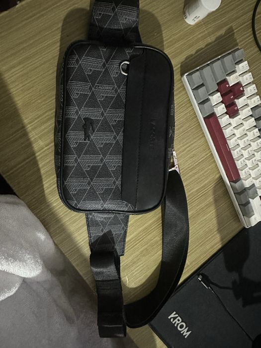 Bolsa lacoste seme nova