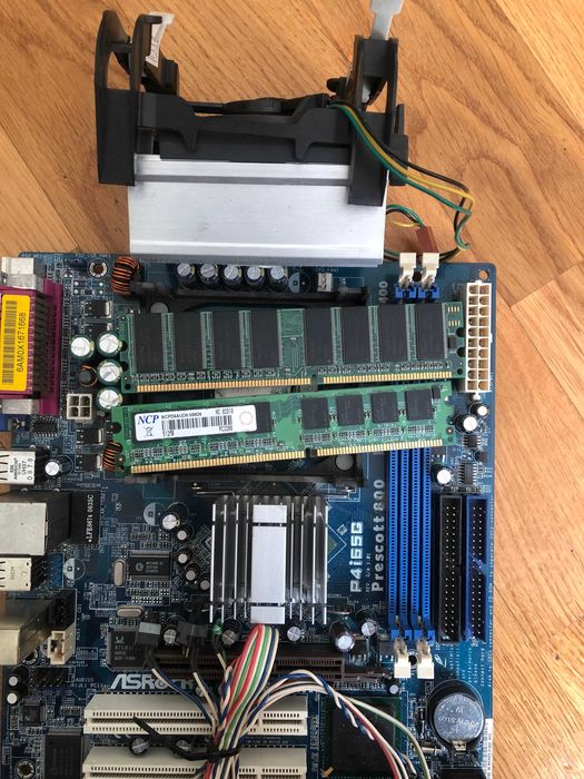 Продам комплект (мат. плата, проц, память)