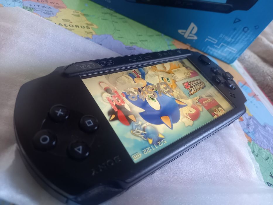 Konsola Sony psp Street E 1004 pl menu 4gb  19 gier stan BDB