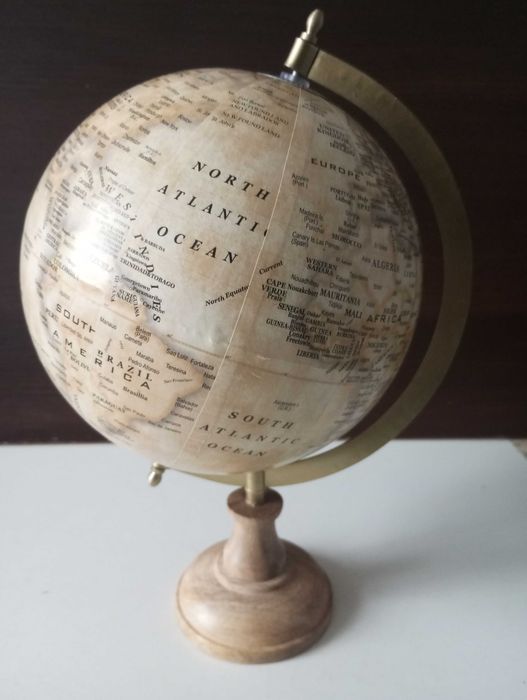 Globus made in India , drzewo mango