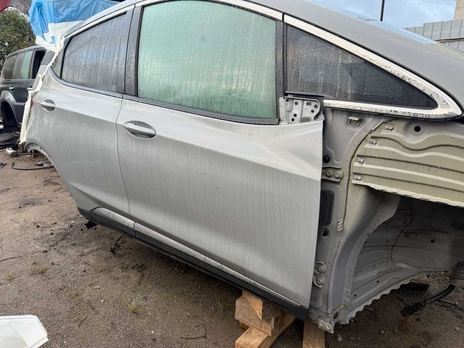 Двері Chevrolet Bolt EV дверь дверка передні/задні Шевролет Болт 633D