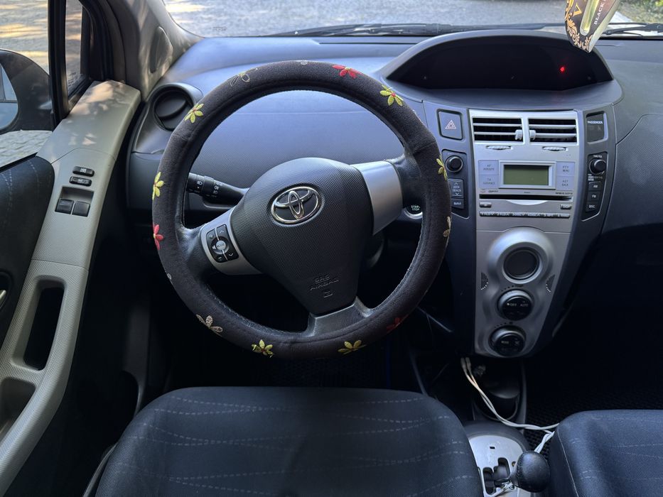 Тойота ярис 2007