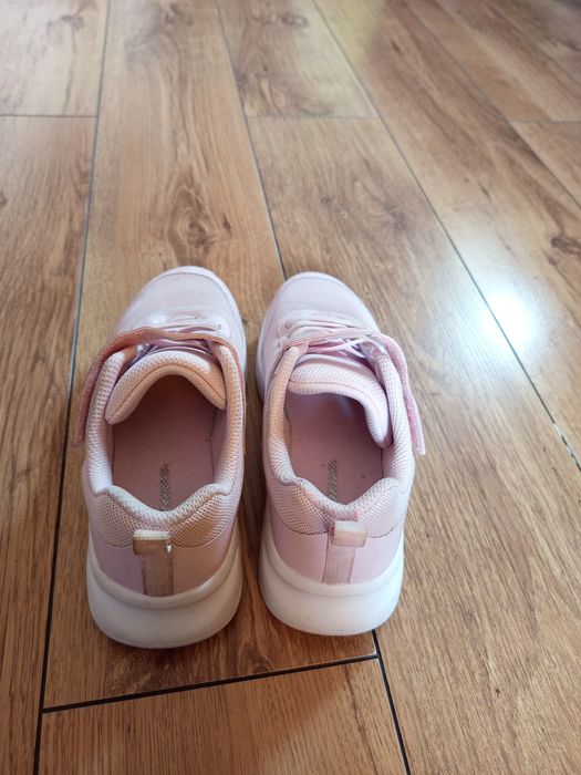 Кросівки sketchers 33,5