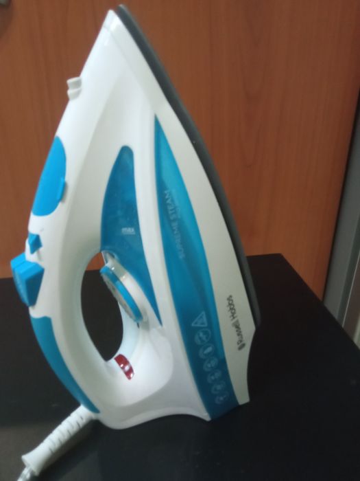 Утюг Russell Hobbs Supreme Steam Pro