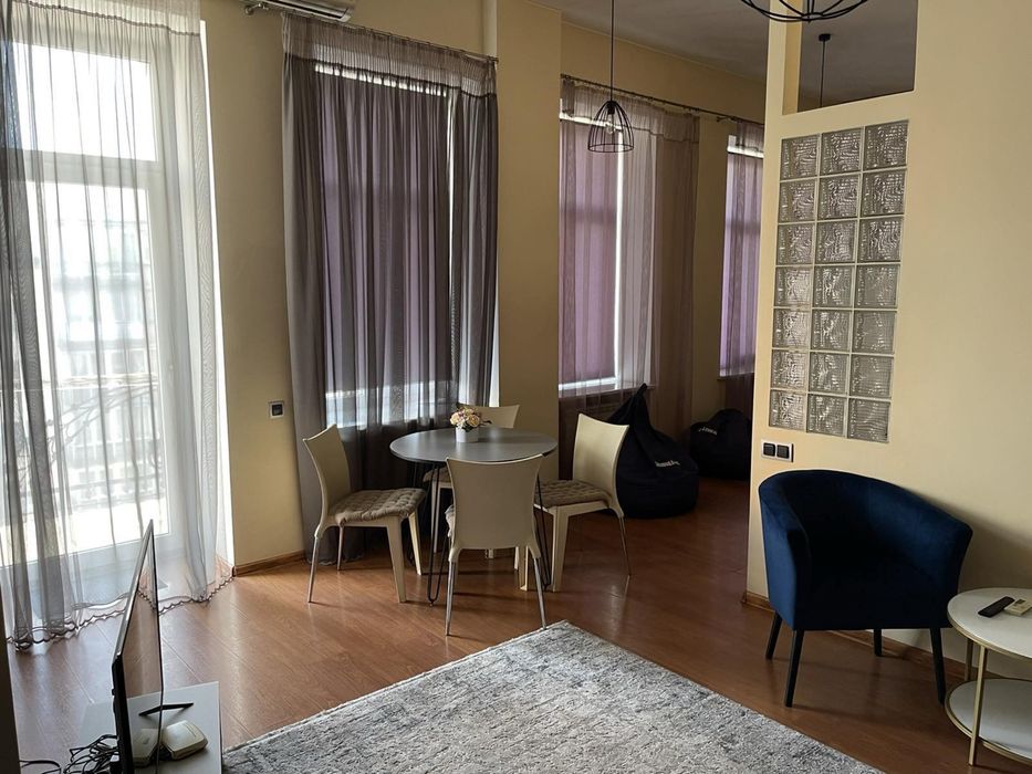 Посуточно трёхкомнатная квартира возле Гулливера центр