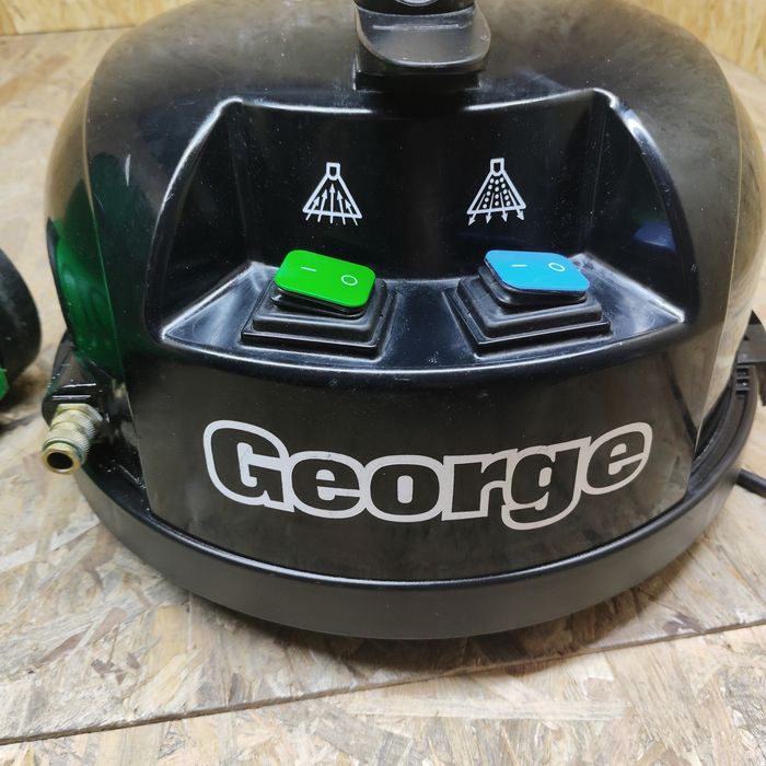Odkurzacz przemysłowy piorący numatic George