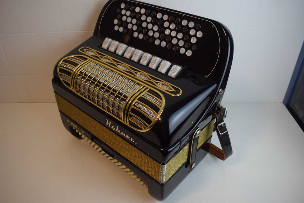Acordeao hohner Riveira III 3 Voz 96 Baixos, N .306