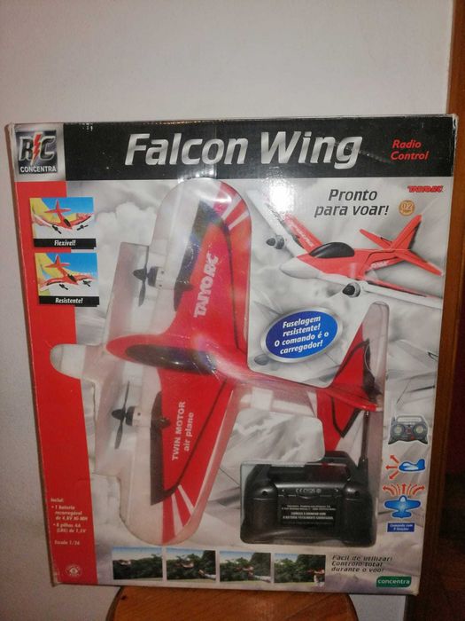 VINTAGE 90S -  tayio falcon win r/s