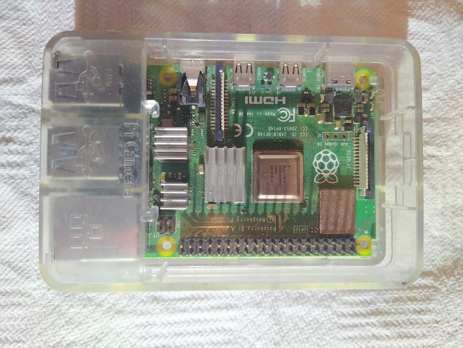 Raspeberry PI 4 + ps + cabo + cartão