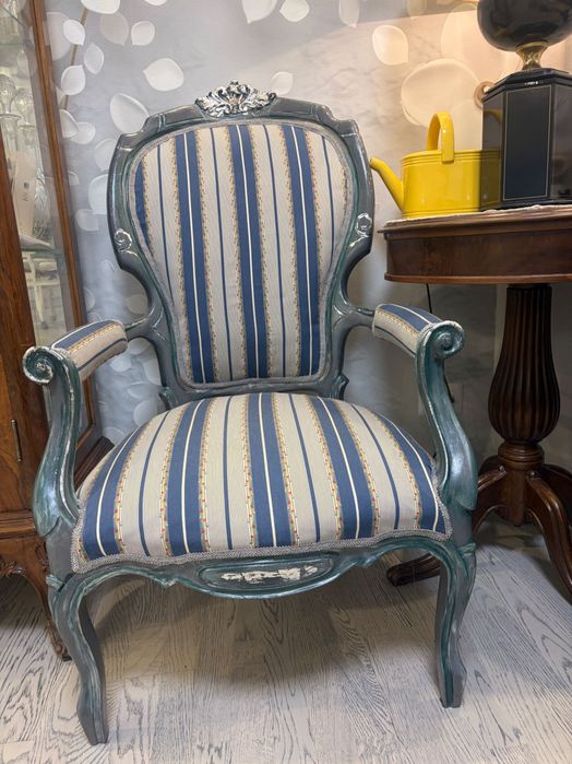 Два крісла в стилі Рококо