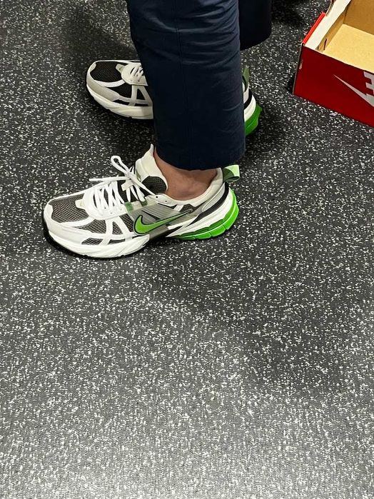 Кросівки NIKE V2K RUN Sequoia/Chlorophyll-Lt Iron Ore