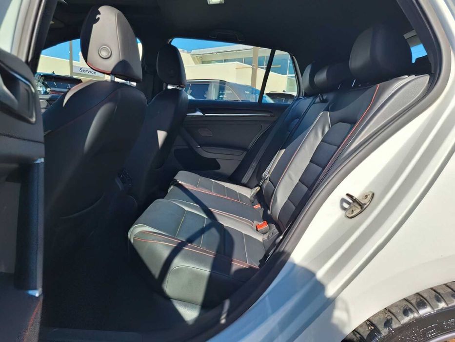 Volkswagen Golf GTI      2016