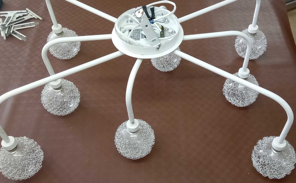 Candeeiro de 8 spots, mod IKEA, pouco uso