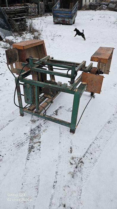 Верстат деревообробний, торцовочний, 1200мм для палетної дошки