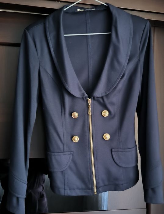 Жіночий трикотажний піджак