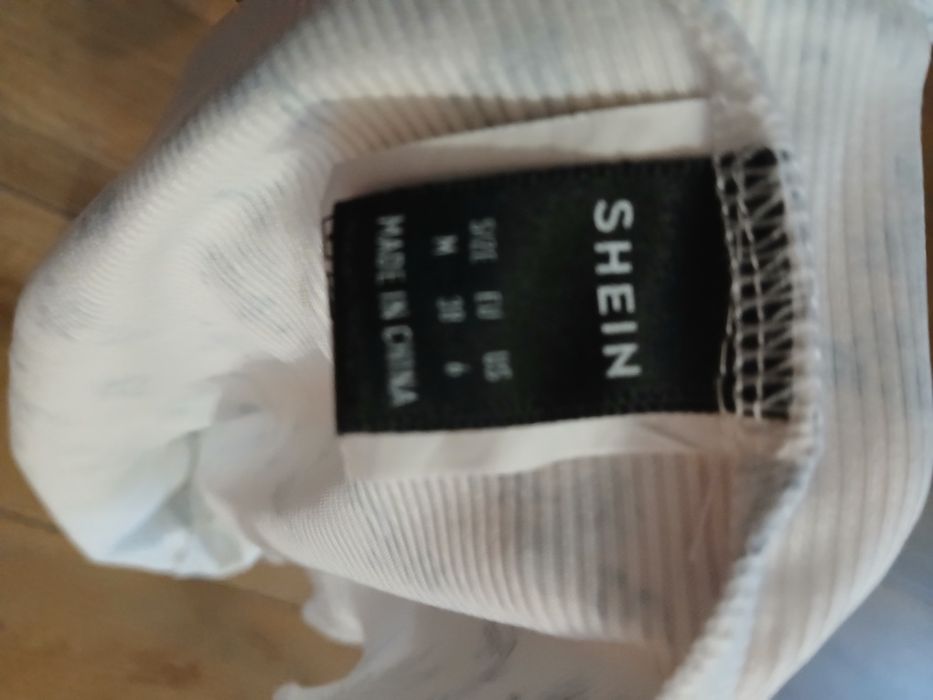 Top na ramiączka biały w kwiatki M