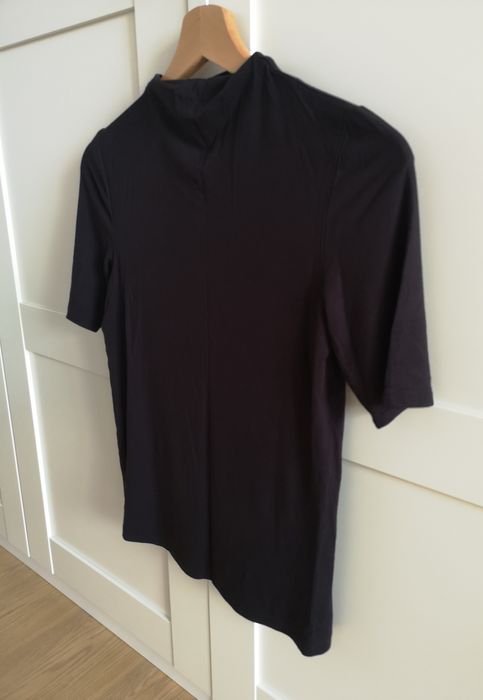 Czarna bluzka ze stójką Sinsay S