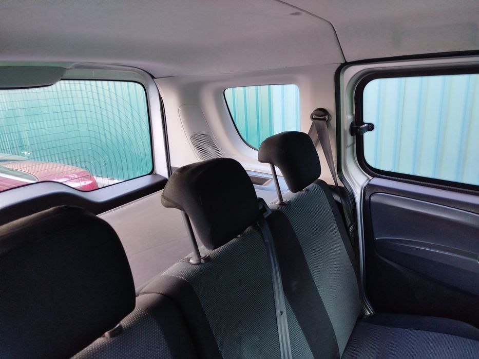 Продаж автомобіль Fiat Doblo Panorama